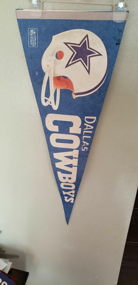 DALLAS COWBOYS NFL VINTAGE RETRO PENNANT FOOTBALL 12X30 - Image 1 of 1