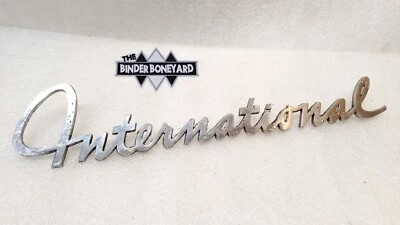 61-68 国际收割机 IH 13.25 英寸拾音器 Travelall Loadstar 挡泥板徽章 — 第 1/4 张图片