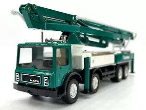 CONRAD Modelle I SCHWING S45 SX Betonpumpe auf MACK (1:50) - Bild 1 von 9