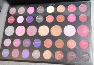 Nakita Morphe Eye Shadow Pallet - Picture 1 of 18