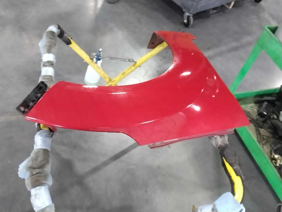 Guardabarros delantero derecho usado se adapta a: Hyundai Veloster 2016 delantero derecho grado A Foto 1 de 4