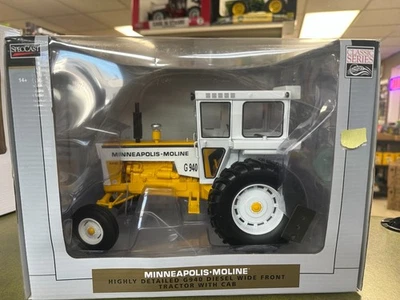 SpecCast Minneapolis-Moline G940 Diesel Wide Front Tractor with Cab-1:16 - MINT - Image 1 of 3
