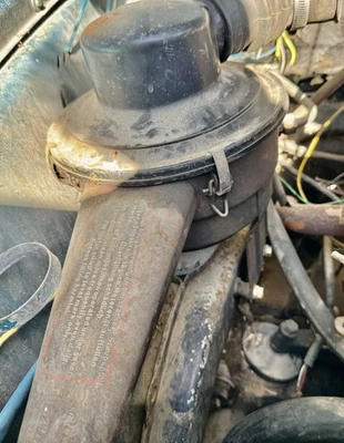 Filtro de baño de aceite de carcasa de filtro de aire diésel Mercedes-Benz W110/W114/W115 usado OEM Foto 1 de 2