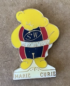 MARIE CURIE Cancer Support Pin Badge 2 - Picture 1 of 2