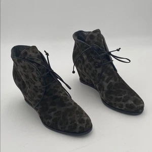 Stuart Weitzman Dark Leopard Damen-Stiefeletten 10M Wildleder Keilabsatz Grunge Retro Y2K - Bild 1 von 12