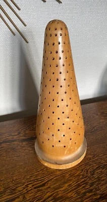 ANCIEN PRÉSENTOIR À SUCETTES EN BOIS / OBJET DE MÉTIER - Photo 1/4