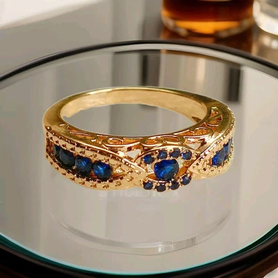 1 Stück Band Damenring  goldfarben mit Strass, Muster Bling Ring Modeschmuck - Bild 1 von 2