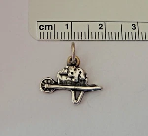 Sterling Silver 15x18mm Detailed Front Wheelbarrow Tool Charm - Picture 1 of 3
