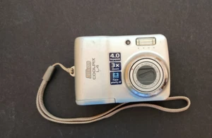 Nikon Coolpix L4 Compact Digital Camera ~ FOR PARTS OR REPAIR ONLY - Picture 1 of 4