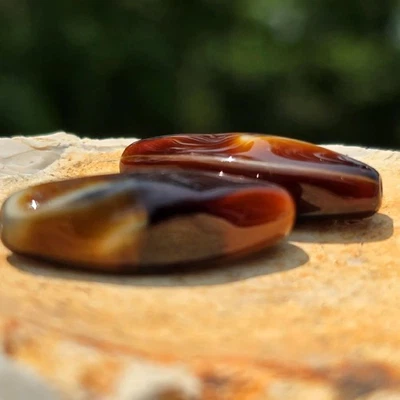 Hermosas cuentas de vidrio alemanas vintage barrocas esmaltadas marrón tubo grande de 30 mm de largo Foto 1 de 4