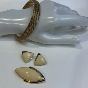 Vintage Monet Cream Enamel Brooch & Earrings Set Modern Gold Trim Bonus Bracelet - Picture 1 of 10