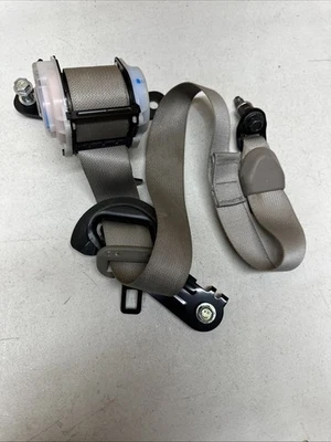 KIA SEDONA 2015-2021 lado de paso trasero derecho tercera fila cinturón de seguridad y retractor OEM Foto 1 de 3