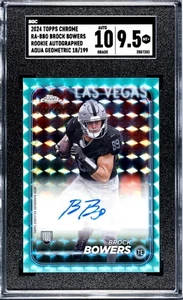 Brock Bowers Topps Chrome Football 2024 Aqua Refractor Auto /199 SGC 9.5 Auto 10 - Bild 1 von 2