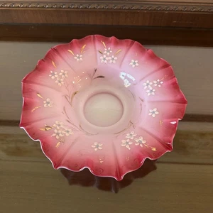 Antica ciotola da sposa in vetro arruffato opalino 10" altorilievo fiori dipinti a mano - Foto 1 di 4
