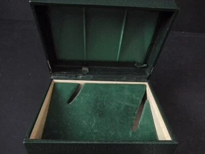 1960’s Rolex Box – Inner and Outer. Missing wooden back plate insert - Picture 1 of 8