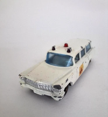 老式莱斯尼英格兰火柴盒1965年第54号凯迪拉克S&S救护车蓝色窗户 — 第 1/4 张图片