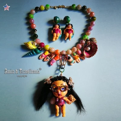 Silhouette Curvy Lady Jewelry Necklace Earring Set Pendant Pop Art Beach Life - Image 1 of 4