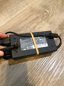 Cargador original HP 801637-001 para HP Pavilion 24-b010a 849651-001 OEM genuino - Imagen 1 de 9