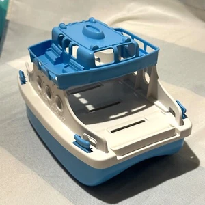 Green Toys Fahrzeug Fähre Boot blau-weiß Badewannenspielzeug Made in USA - Bild 1 von 16