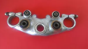 YAMAHA VIRAGO 1996 XV750 UPPER TRIPLE TREE CLAMP - Picture 1 of 2