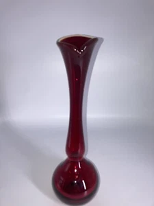 Vintage Amberina Blown Glass Red Orange Vase Bud Vase Beautiful - Picture 1 of 7