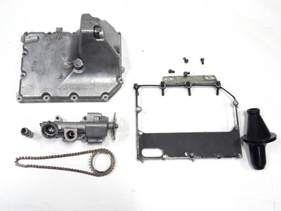 06-24 SUZUKI GSXR 600 750 GSXR600 GSXR750 cubierta inferior del motor cárter de aceite y herrajes Foto 1 de 4