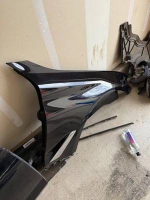 2017-2023 宝马 5 系列 530i 540i 右前乘客挡泥板原始设备制造商 #E0491 — 第 1/3 张图片