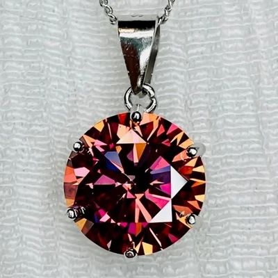 Hermoso colgante solitario de diamantes rosados de 3,50 quilates en plata de ley 925 Foto 1 de 4