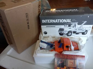 FIRST GEAR #19-2929 INTERNATIONAL 4400 SERIES W/JERR-DAN TOW BODY TOWWAY  TUNNEL - Picture 1 of 12