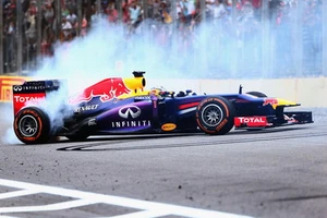OVER 8000 FORMULA 1 2013 PHOTOGRAPHS IN HIGH RES - Picture 1 of 1