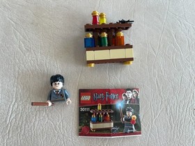 LEGO Harry Potter: The Lab (30111), missing Harry's black pants