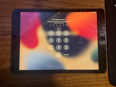 (BROKEN) Apple iPad (9th Generation) A2602 - Image 1 of 4