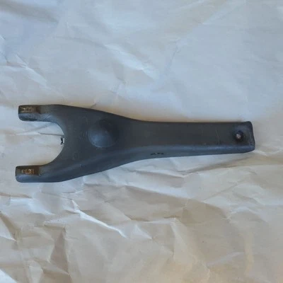 Horquilla brazo liberación embrague retirada palanca 300ZX genuina Nissan 30531-01S00 Foto 1 de 2