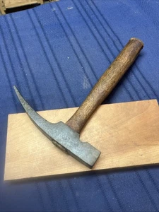 VINTAGE BRICKLAYERS 1 3/4 LB BRICK HAMMER - Picture 1 of 11