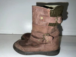 HUSH PUPPIES KIDS UNISEX BROWN NUBUCK SIDE ZIP UP BUCKLE STRAP BOOTS UK 7 EUR 24 - Picture 1 of 6