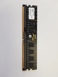 BECKHOFF C9900-R227 1GB DDR2-667 Arbeitsspeicher RAM PC2-5300U-555-12 - Bild 1 von 2