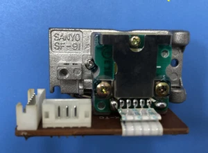 100 % brandneu Original Sanyo Fever CD SF-91 Laserkopf 5-PIN + 8-PIN - Picture 1 of 3