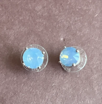 Stella & Dot 耳钉带浅蓝色尖头套装多面宝石 — 第 1/4 张图片