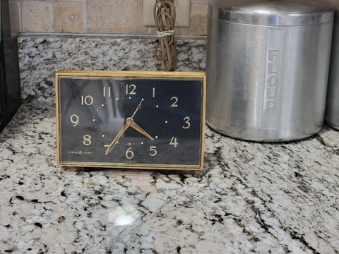 60s MCM Vintage General Electric Alarm Clock 7276A Gold & Black Cover