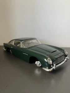 1:18 Autoart Aston Martin DB5 - British Racing Green - Picture 1 of 4