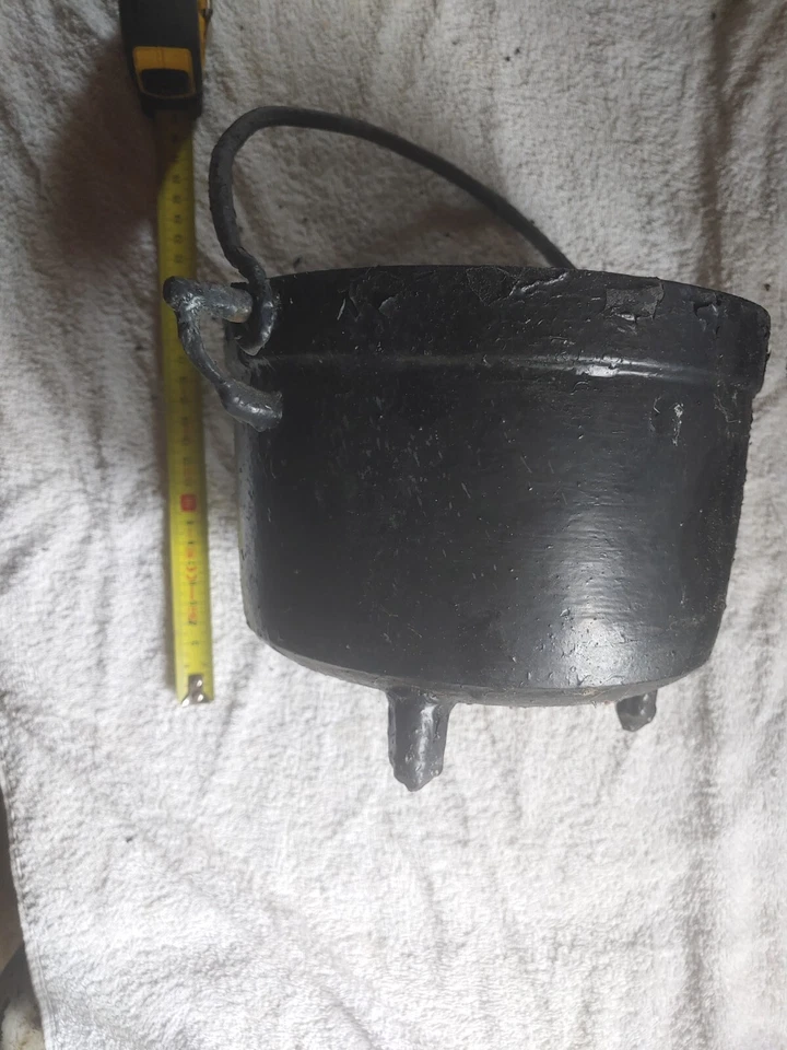 Petits Marmite en fonte ancien - Photo 1/4