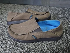 Boys Crocs Canvas Loafers sz J6 - Picture 1 of 4