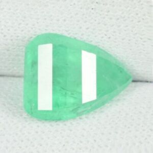 2.89 ct FINE QUALITY TOP LUSTROUS NATURAL COLOMBIAN EMERALD - See Vdo SPL