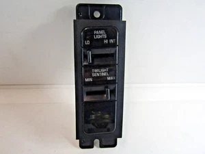 25620415 PANEL LIGHT & TWILIGHT SENTINEL SWITCH ORIGINAL ACDelco NEW - Picture 1 of 6