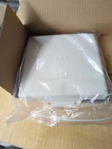 2.4 GHz 9 dBi Cross Polarized Flat Panel MIMO Antenna - N-Female Connectors - Picture 1 of 2