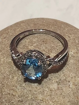 925 Пробы Halo синий топаз кольцо.  Совершенно новый отличный рождественский подарок. Швейцарский синий - Изображение 1 из 4