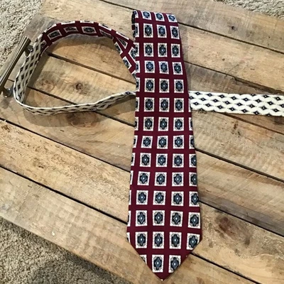 Corbata de seda italiana geométrica vintage usada en excelente estado Hunt Club para hombre sin etiqueta Foto 1 de 4