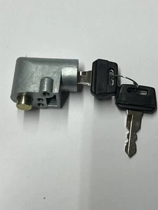YAMAHA FS1E SS CERRADURA DIRECCIÓN Y 2 LLAVES 72 - - Imagen 1 de 3