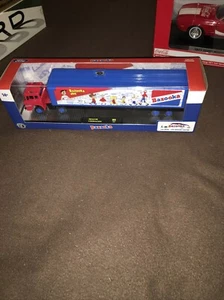 1/64 M2 HAULERS BAZOOKA 1958 FORD C-600 & 1949 MERCURY COUPE INSIDE TRAILER - Picture 1 of 8