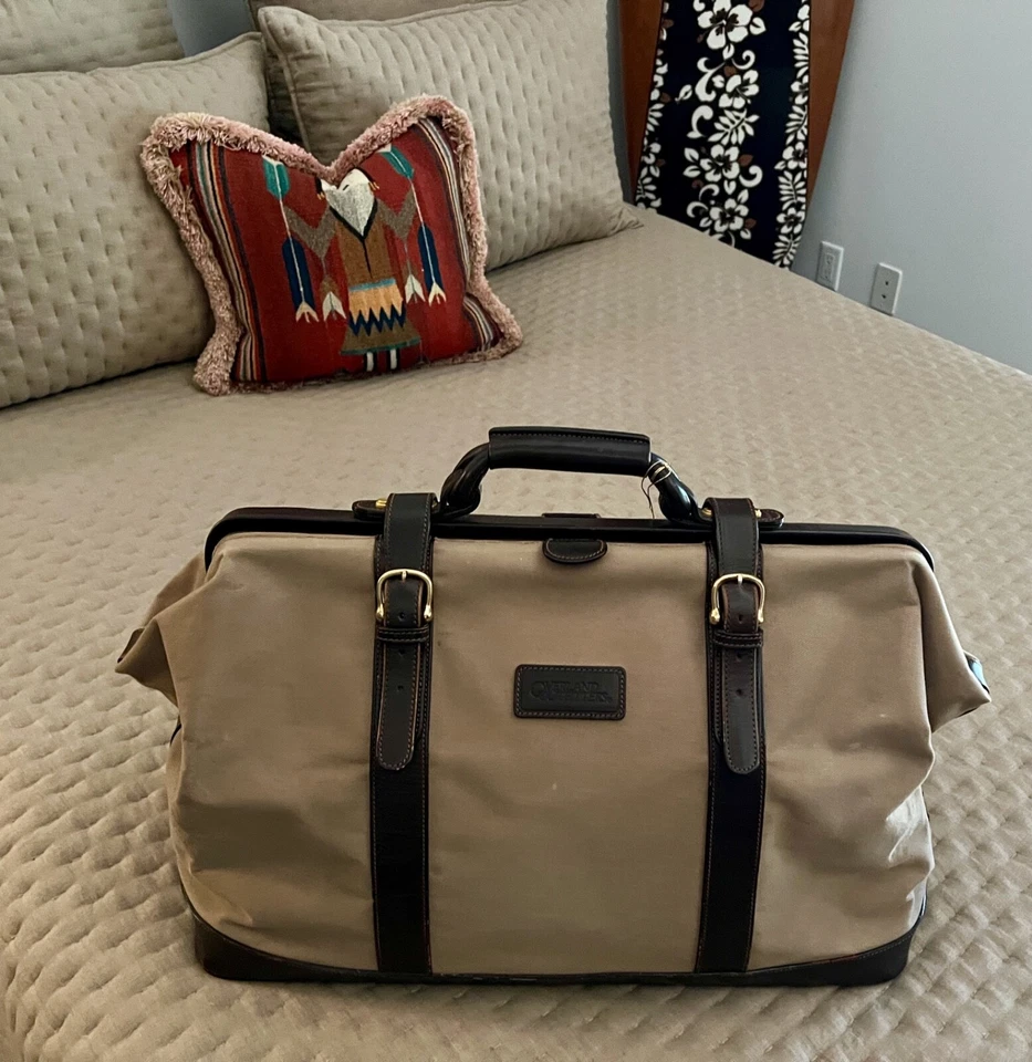 Bolso de Viaje OVERLAND OUTFITTERS Resistente Sarga Cuero y Lona Estilo Occidental Foto 1 de 4